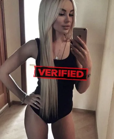 Adrienne Titten Finde eine Prostituierte Immendingen